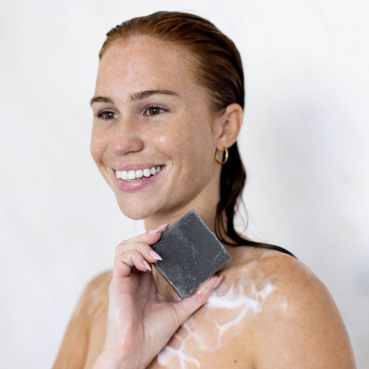 /kit•sch/ - Charcoal Detoxifying Body Wash Bar - Image 6